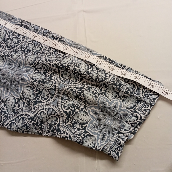 Croft & Borrow Womans top - Picture 9 of 9